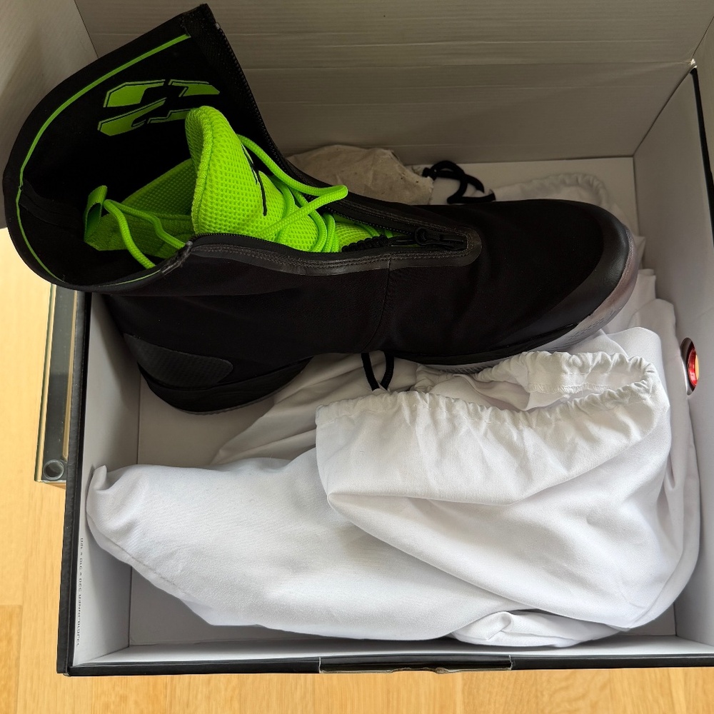 Air Jordan XX8 – Size 9.5 (US) Black / White / Electric Green Mint Condition